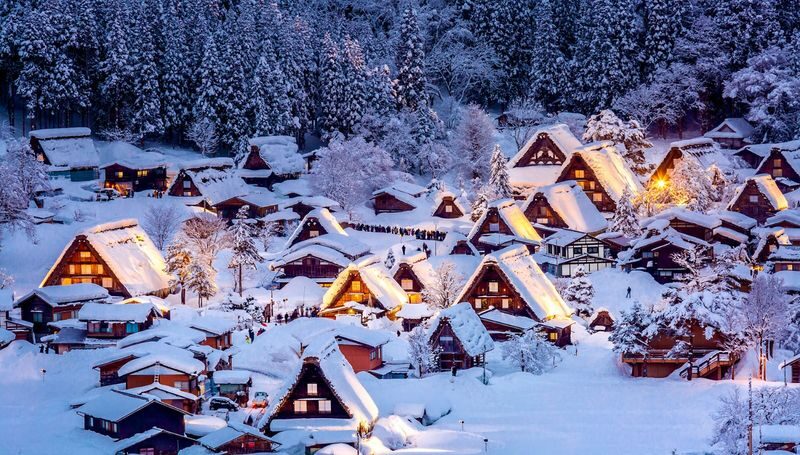 Shirakawa-go Day Trip | Optional Direct Access to Observation Deck + Hida Takayama Old Town | Optional Premium Small Group Tour for up to 9 People, Hotel Pickup and Drop-off | Departure from Nagoya - Two very different stops in one Gifu day