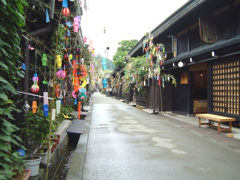 Shirakawa-go Day Trip | Optional Direct Access to Observation Deck + Hida Takayama Old Town | Optional Premium Small Group Tour for up to 9 People, Hotel Pickup and Drop-off | Departure from Nagoya - Is the price worth it?