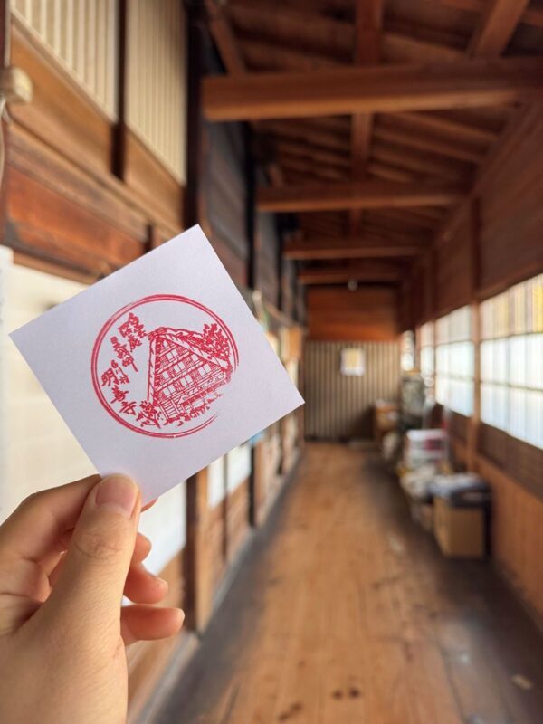 Shirakawa-go, Takayama and Gujo Hachiman Day Tour from Nagoya - Gujo Hachiman: canals, old lanes and a possible castle climb