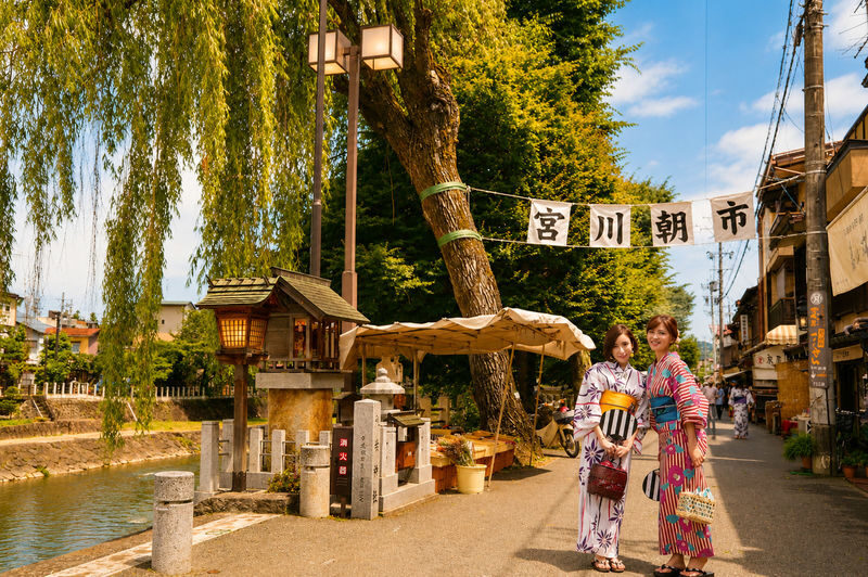 Shirakawa-go & Takayama Old Town Day Tour (Optional Hida Beef Lunch) - Shirakawa-go: village roofs and the uphill view