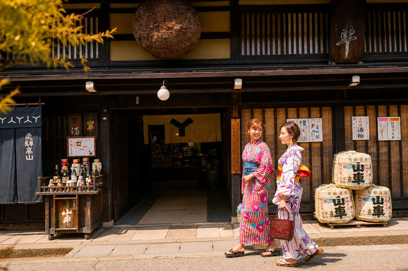 Shirakawa-go & Takayama Old Town Day Tour (Optional Hida Beef Lunch) - Who will get the most from this day