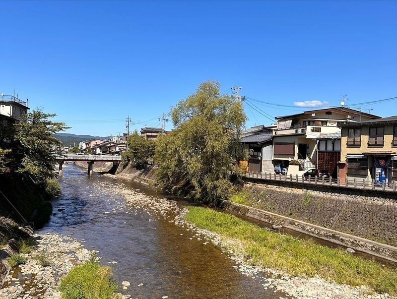 Shirakawa-go Winter Illumination & Takayama Old Town Tour - Small details that can smooth a cold day