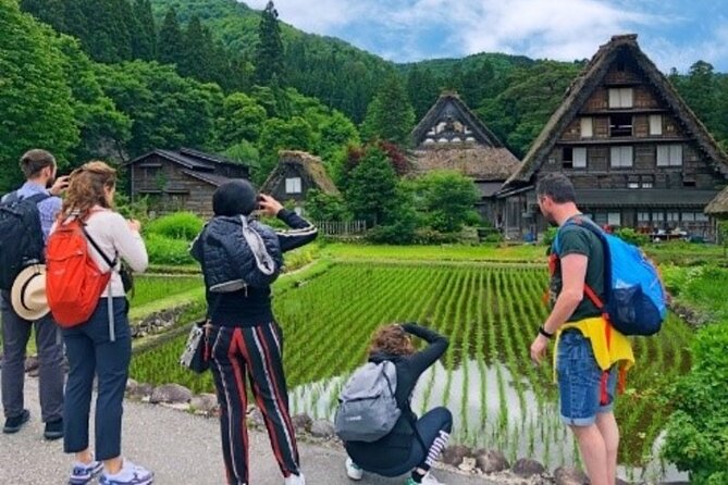 Shirakawago Day Trip: Government Licensed Guide & Vehicle From Kanazawa - Weather and Refunds