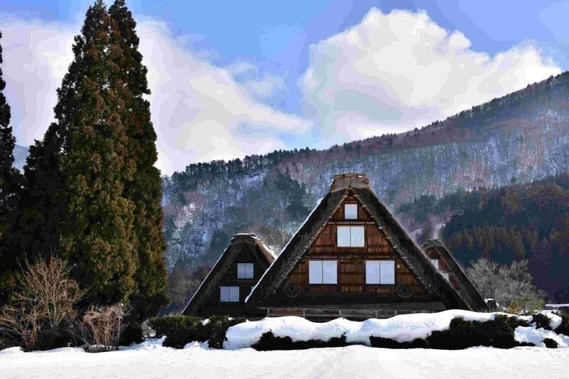 Shirakawago & Hida Winter Illumination 2-Day Bus Tour (from Osaka) - Shiga Ryuo Outlet before the ride back