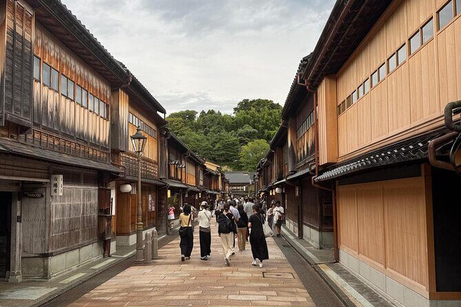 Shirakawago & Kanazawa from Kanazawa - Authentic Experiences and Review Highlights