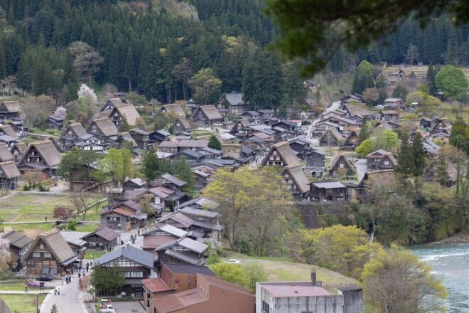 Shirakawago -Takayama One Day Tour - Language Support
