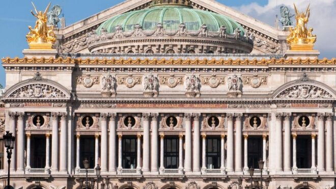 Shopping and Behind-The-Scenes Tour of Garnier or Bastille - Language Support Options