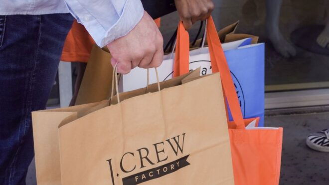 Shopping in Las Vegas With a Personal Stylist - How to Make the Most of Your Budget