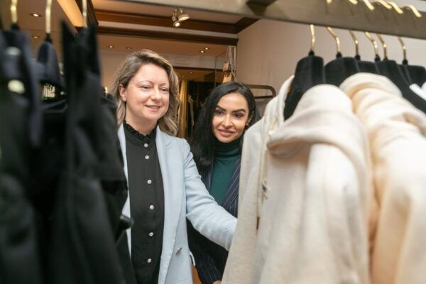 Shopping in Venice With a Personal Stylist - Important Considerations