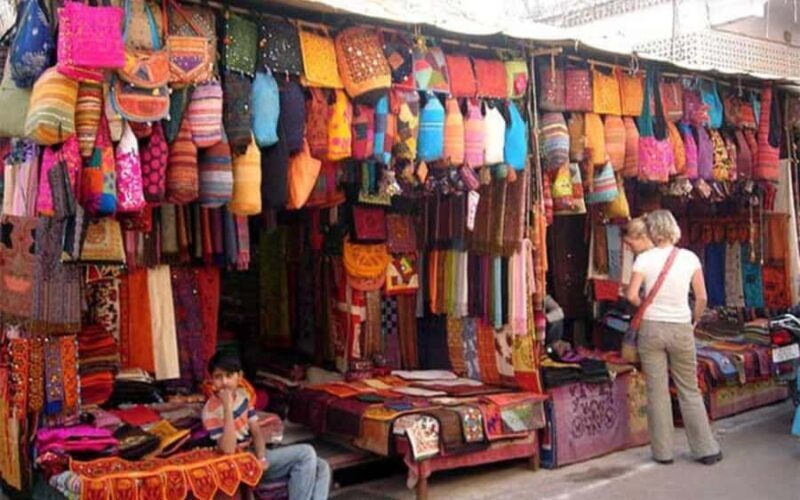 Shopping, Lac Bangles Making & Photostop at Hawa Mahal - The Sum Up