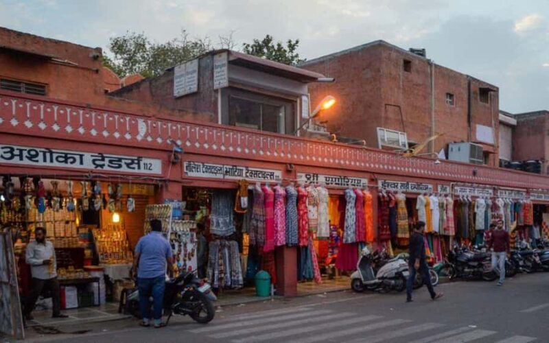 Shopping, Lac Bangles Making & Photostop at Hawa Mahal - FAQ