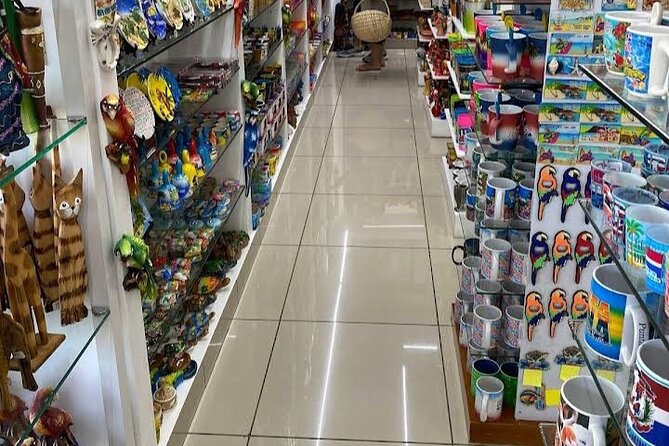 Shopping or Souvenirs in Plaza Bávaro - Must-Visit Stores in Plaza Bávaro