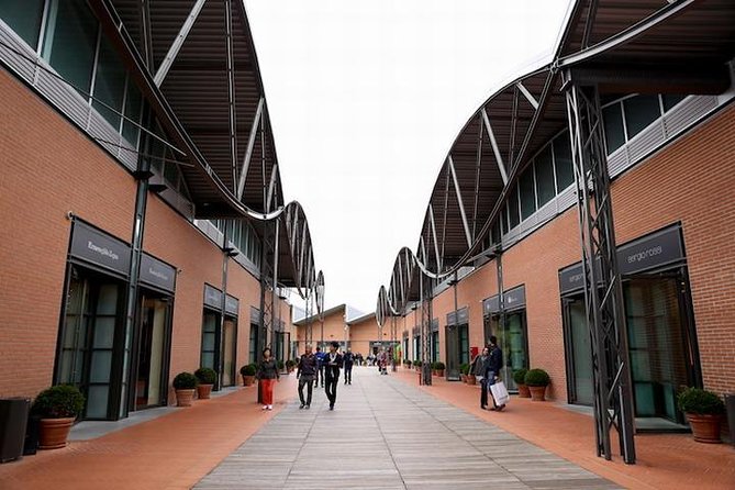 Shopping Tour at the Mall Outlet in Tuscany, a Full Day From Rome - Transportation and Comfort