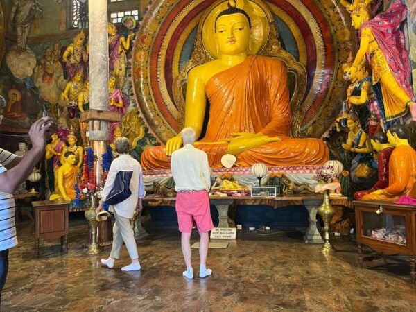 Shore Excursion - Colombo City Tour With Beach Break - What to Bring