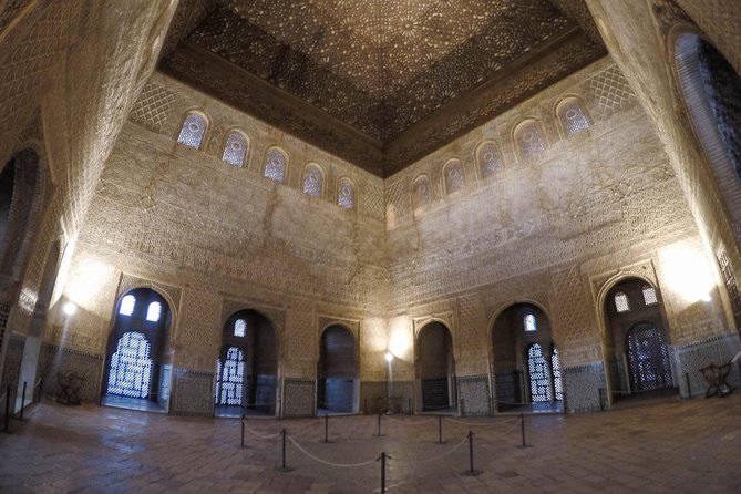 Shore Excursion From Almeria: Alhambra and Generalife Gardens - Meeting and Pickup