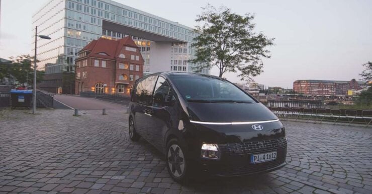 Shore Excursion From Kiel to Hamburg. Private Van Tour. - Accessibility Considerations