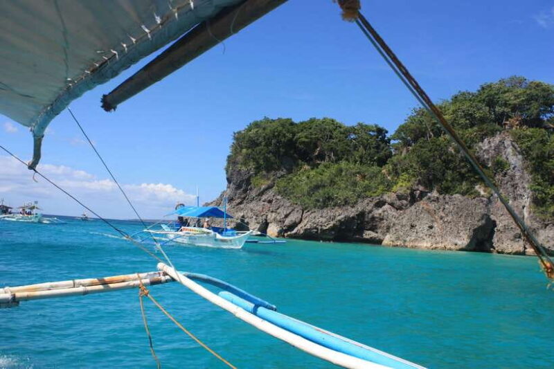 Shoreline Flavors: Boracay Island Tour with Buffet Lunch - Exploring Boracay’s Hidden Gems with an Island Hopping Tour