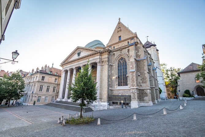 Short and Private Geneva City Tour With a Local - Price and Booking Details