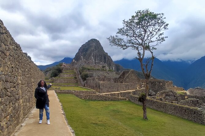 Short Inca Trail to Machu Picchu 2D / 1N - Tour Inclusions