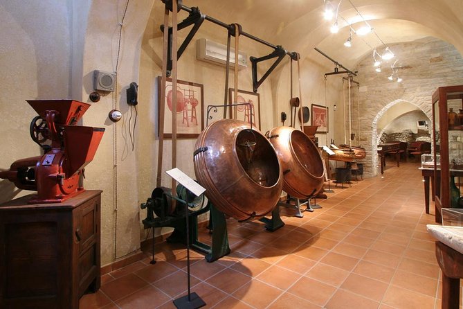 Short Tour With Dragees Tasting in Museum Mucci and Walking Around the Historic Center - Good To Know