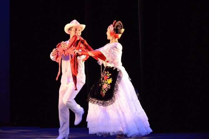 Show + Dinner V.I.P ... Folk Show ... Latin Show. - Minimum Traveler Requirements