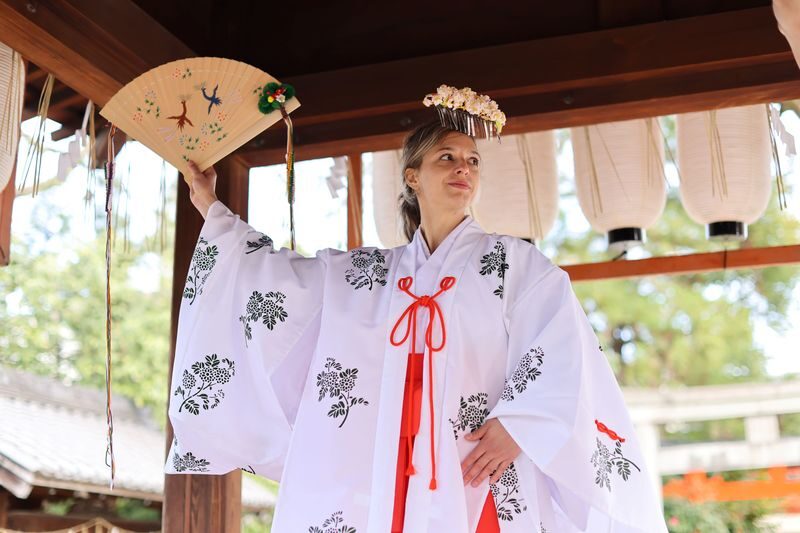 Shrine-Maiden Experience in Kyoto - A miko lesson, not only a costume photo