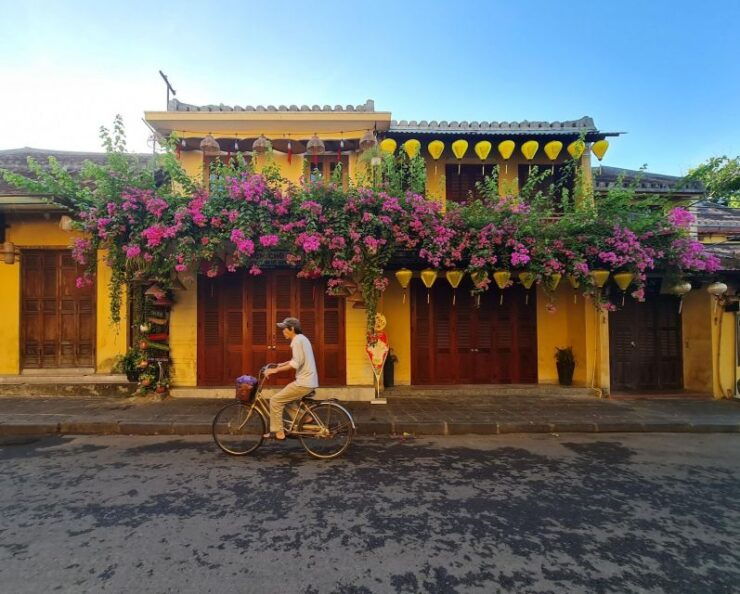 Shuttle Bus From Da Nang Airport to Hoi an City/Hoi an Hotel - Service Details