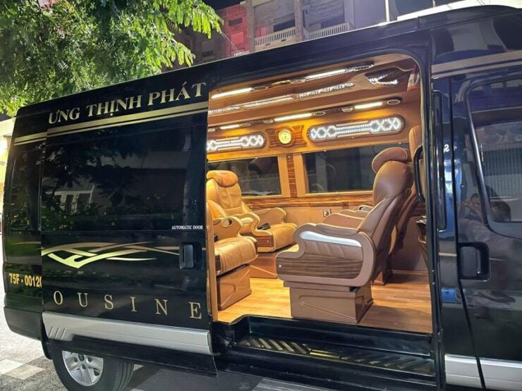 Shuttle Bus Hue City - Da Nang by Limousine - Travel Experience and Convenience