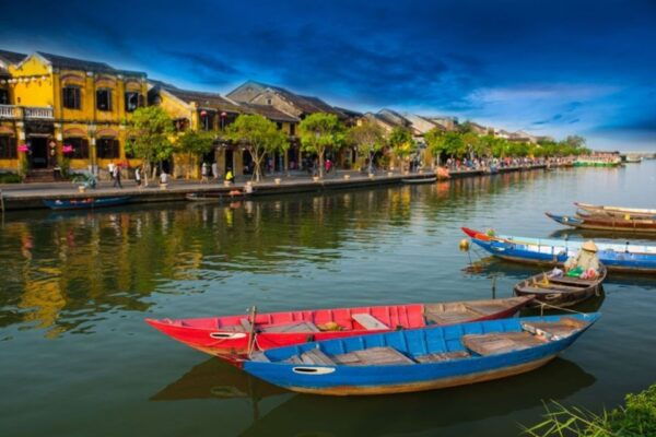 Shuttle Bus to Hoi an From Da Nang With Hotel Pick-Up/Guide - Customer Reviews and Feedback
