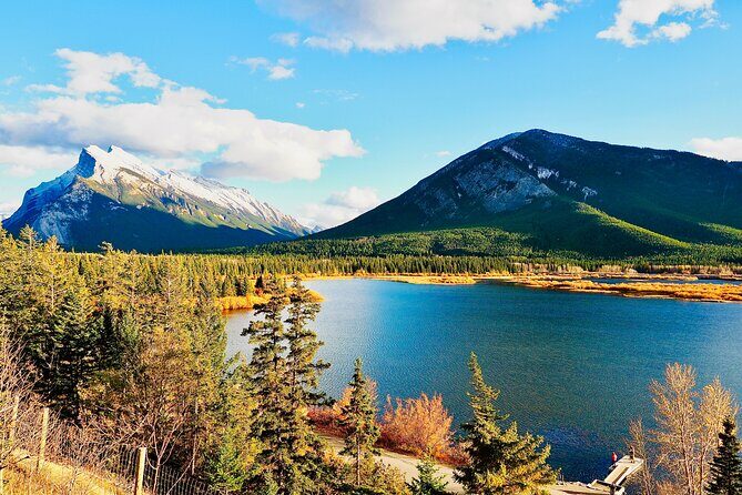 ShuttleBus 2way Banff to Lake Louise (1Hr) and Moraine Lake (1Hr) - The Sum Up