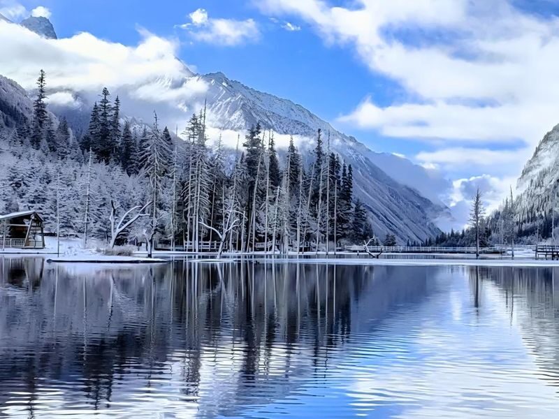 Sichuan Bipenggou Mount Siguniang 2-Day Boutique Tour - Prepare for altitude, cold and basic facilities