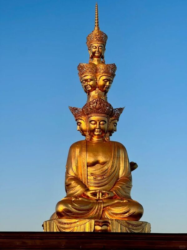 Sichuan Mount Emei Leshan Classic 2-Day Tour - Two days, two very different Buddhist landmarks