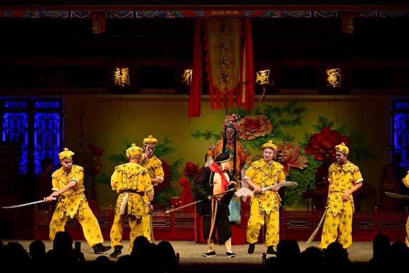 Sichuan Opera House - Shufeng Yayun Ticket - Tea-house details make the evening feel local