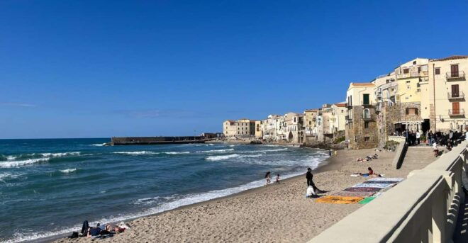 Sicily : Audioguide of Cefalu, Fisherman Town Near Palermo - Navigate Through Cefalùs Streets With Detailed Maps