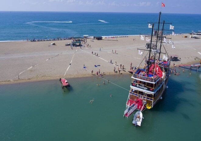 Side: Dolphin Island Boat Tour With Lunch And Soft Drinks - Pickup Information