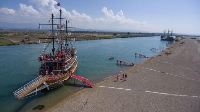 Side: Dolphin Island Boat Trip With Lunch & Unlimited Drinks - Inclusions and Exclusions
