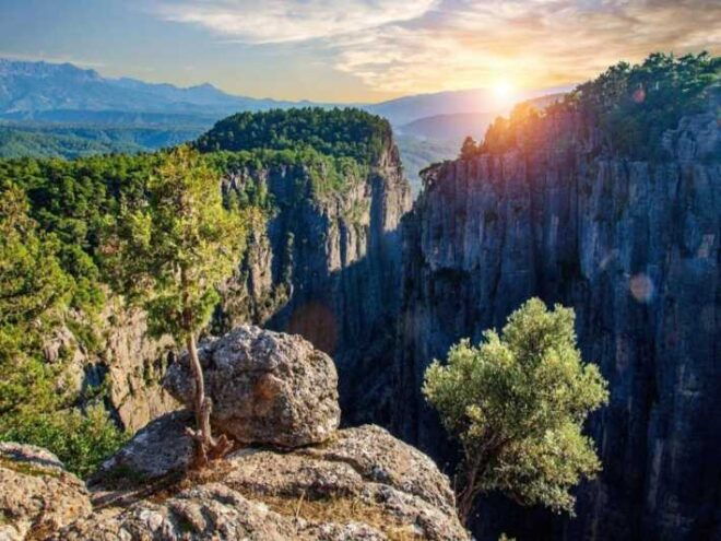 Side Eagle Canyon and Rafting Tour - Rafting Experience