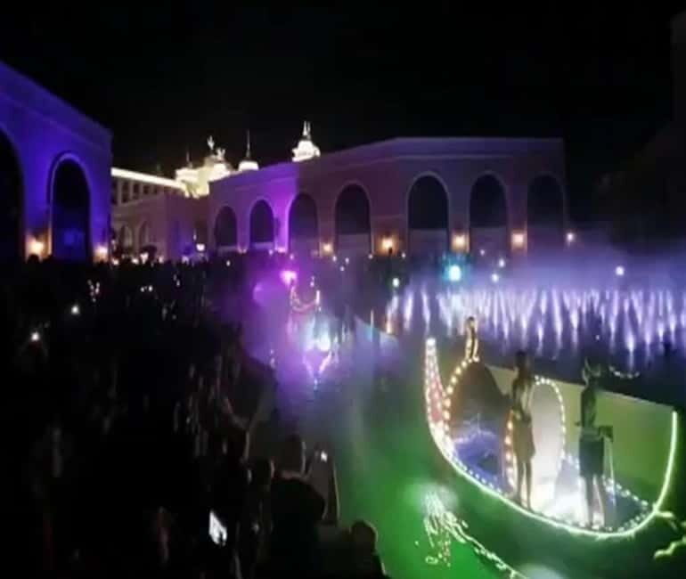 Side: Night Shows at The Land Of Legends with Transfer - Good To Know  