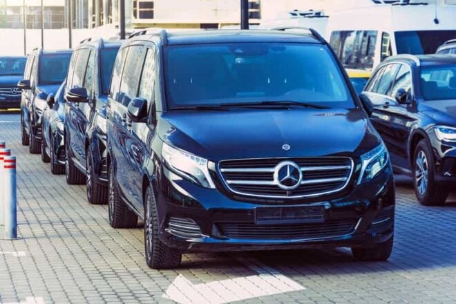 Side : Private Shuttle From / to the Lend of Legends - Language and Communication Support