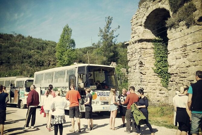 Side Village Tour and Green Lake Cruise Combo Tour - Questions