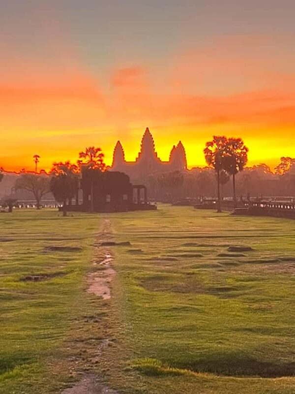 Siem Reap: 1-Day Angkor Wat and Sunrise with Tuk Tuk Tour - Practical Tips for a Smooth Experience