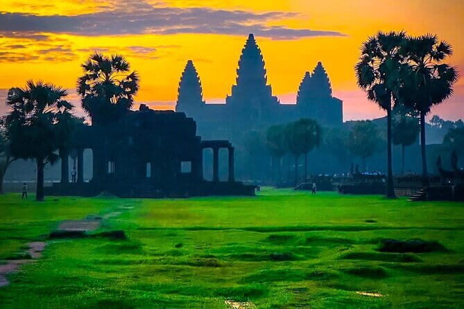 Siem Reap: 1 Day Angkor Wat + Sunrise Private Tour with Tuk-Tuk - Good To Know