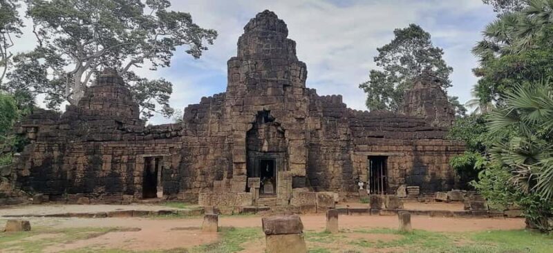 Siem Reap: 2-Day Angkor Wat and Countryside Temples Tour - Transport, Guides, and Group Dynamics