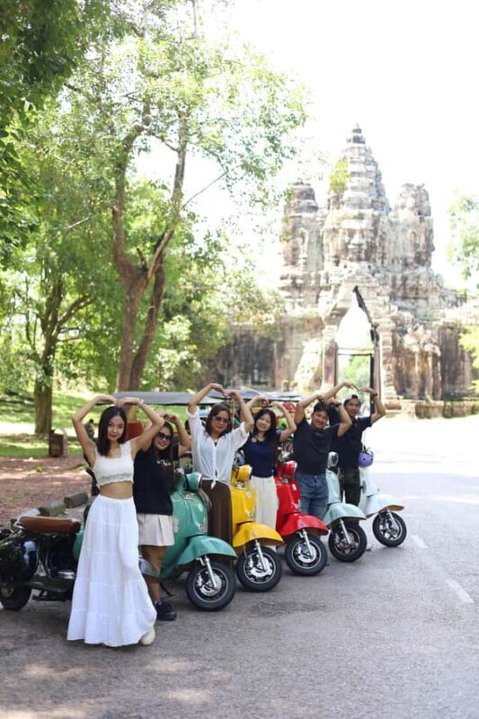 Siem Reap: A Perfect combination tour - Exploring Angkor Thom, Angkor Wat & Ta Prohm
