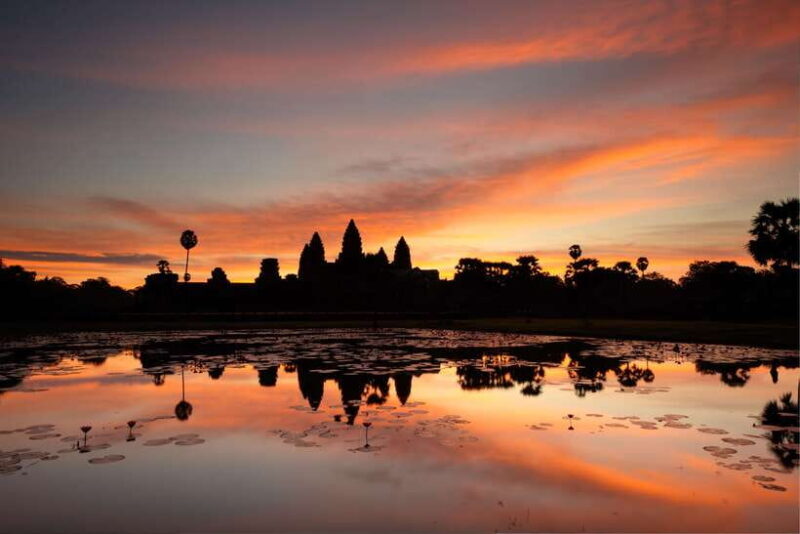 Siem Reap: Angkor Sunrise Bike Tour with Breakfast and Lunch - FAQ