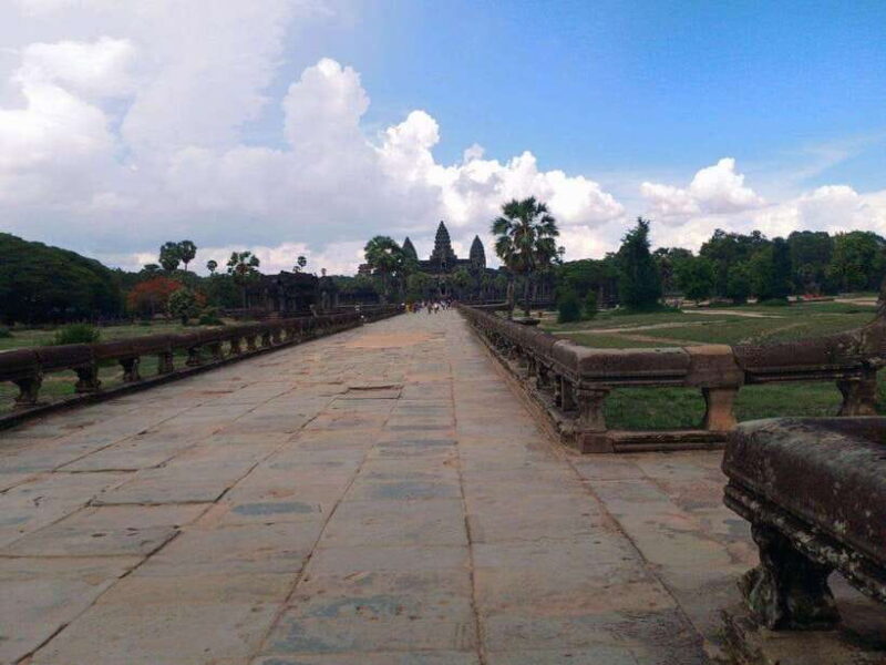 Siem Reap: Angkor Wat and Banteay Srei Temple Day Tour - FAQ