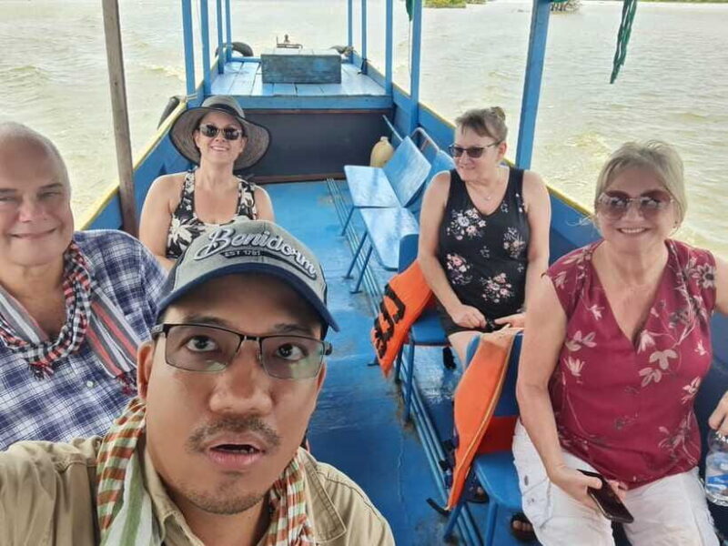 Siem Reap: Angkor Wat and Floating Village Day Tour - Floating Village: Life on Water