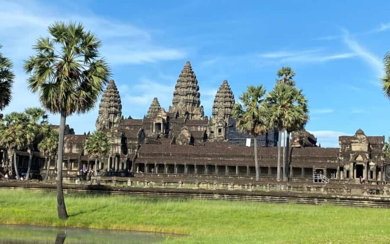 Siem Reap: Angkor Wat and War Museum Guided Tour - The Sum Up