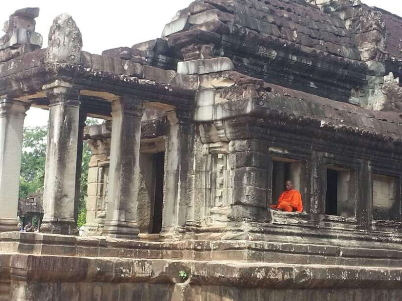 Siem Reap: Angkor Wat Half-Day Trip with Local Guide - Good To Know