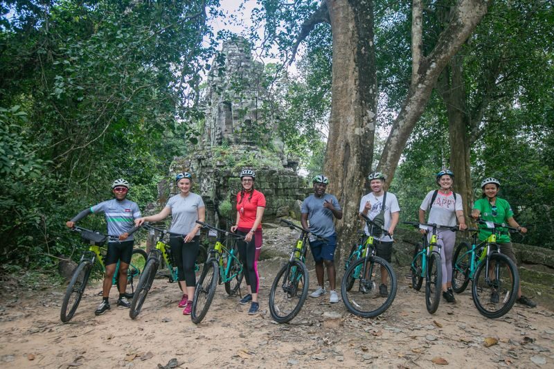 Siem Reap Angkor Wat Morning Cycling Tour - Breakfast and lunch turn it into a full outing